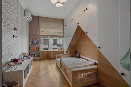 Spectacular Penthouse with Lake View / Laguna Residence 19