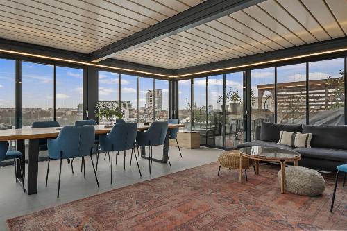 Spectacular Penthouse with Lake View / Laguna Residence 4