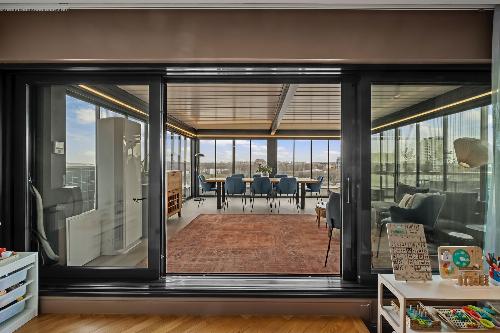 Spectacular Penthouse with Lake View / Laguna Residence 7