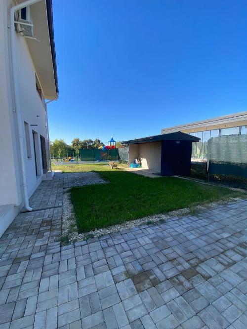 Chic villa located near the lake and park | Tunari 12