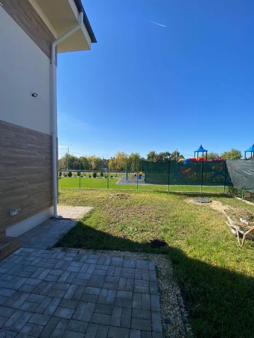 Chic villa located near the lake and park | Tunari 14