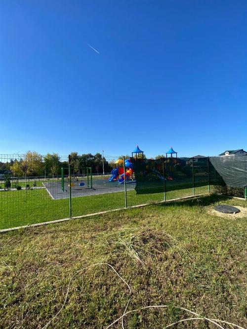 Chic villa located near the lake and park | Tunari 17