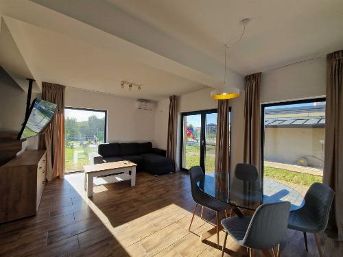 Chic villa located near the lake and park | Tunari 4