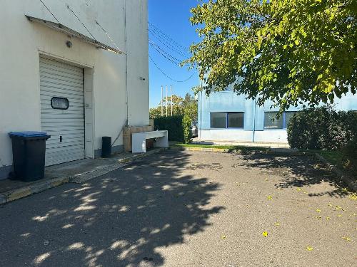 Warehouse for lease within IRIDE Business Park B 4