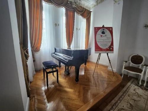 Piata Romana, vila de epoca pretabila activitatilor comerciale 5