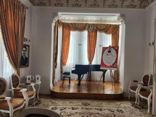 Piata Romana, vila de epoca pretabila activitatilor comerciale 8