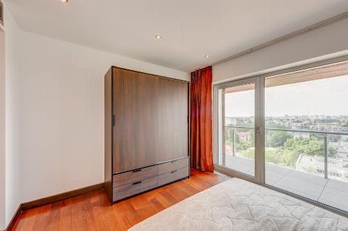Apartament luminos cu vedere spectaculoasă în Alia Apartments – Arcul de Triumf 12