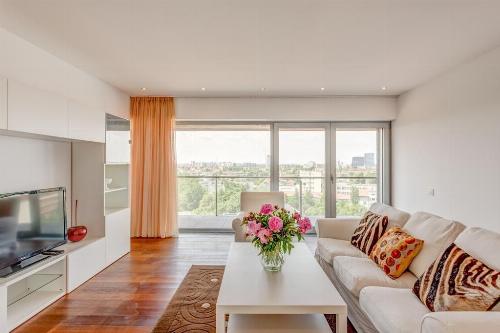 Apartament luminos cu vedere spectaculoasă în Alia Apartments – Arcul de Triumf 3