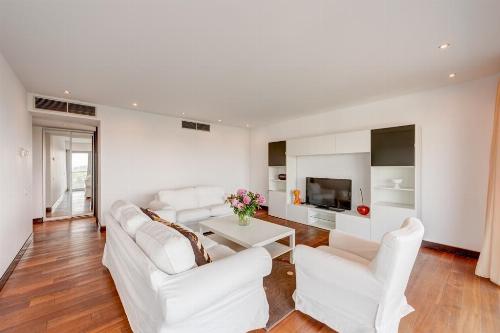 Apartament luminos cu vedere spectaculoasă în Alia Apartments – Arcul de Triumf 4