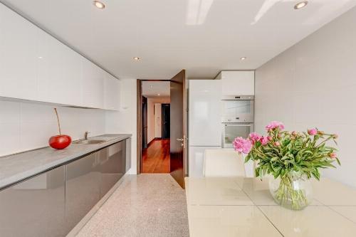 Apartament luminos cu vedere spectaculoasă în Alia Apartments – Arcul de Triumf 6