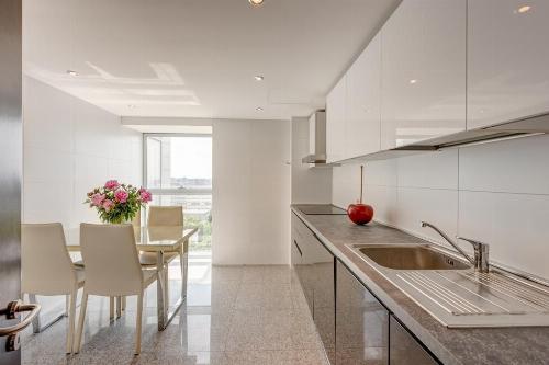 Apartament luminos cu vedere spectaculoasă în Alia Apartments – Arcul de Triumf 7