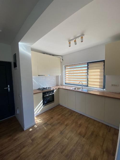 Chic villa located near the lake and park | Tunari 4