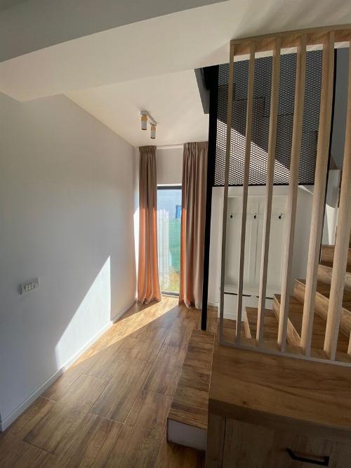 Chic villa located near the lake and park | Tunari 6