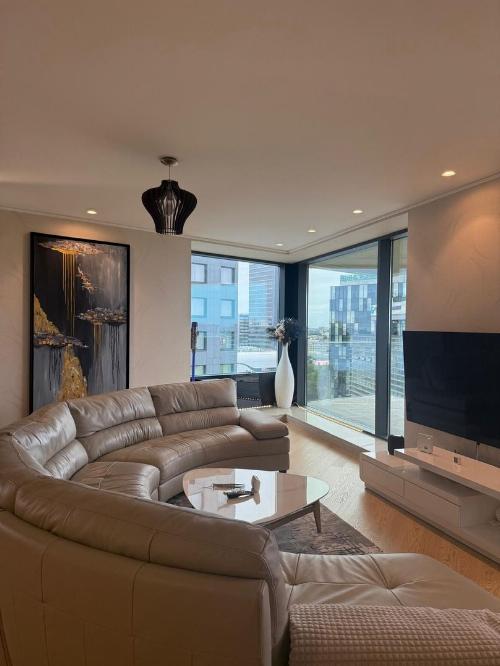 Spacious apartment in the Aviation area / parking included 4