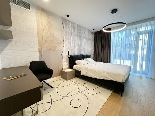 Boutique block with a high level of privacy / Park view 17