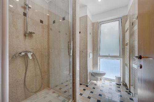 President’s Street /  Primaverii 9