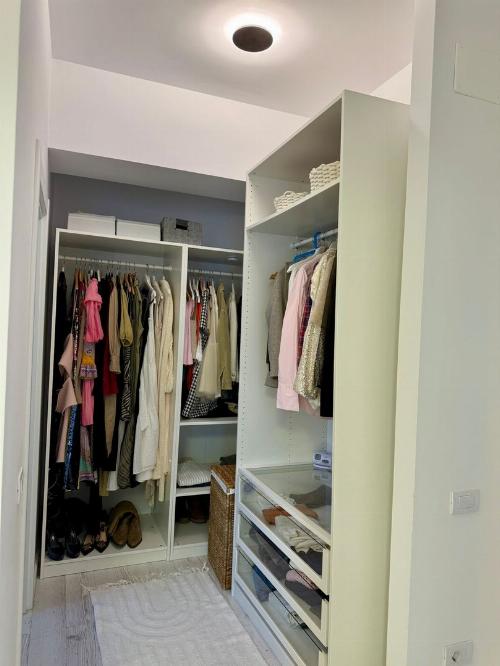 Sale | Gunner House 8