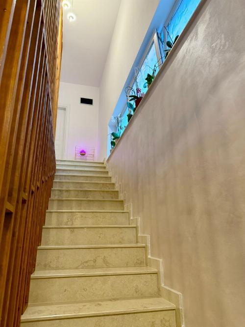 Sale | Gunner House 10