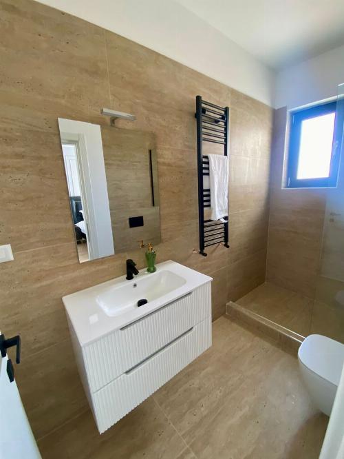 Gorgeous 5 Bedroom Villa | Tunari | Premium Finishes |  Promotional price 11