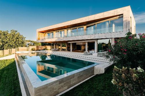 The dream villa in Snagov – where luxury meets nature 1