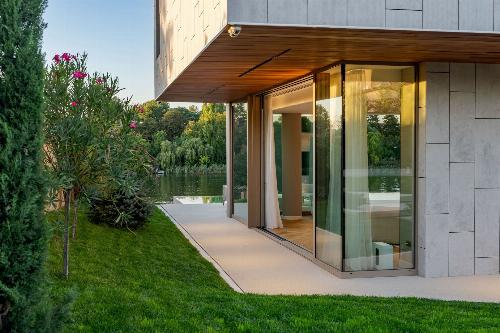 The dream villa in Snagov – where luxury meets nature 17