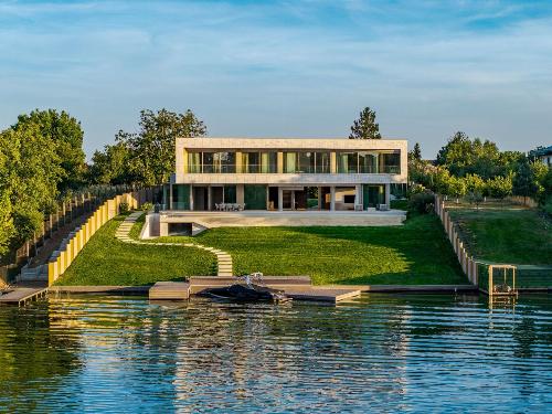 The dream villa in Snagov – where luxury meets nature 19