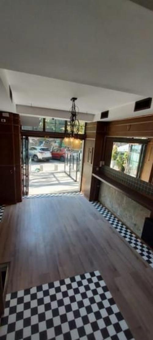 Ateneu Roman, spatiu ideal cafenea. Terasa 30 mp. 5