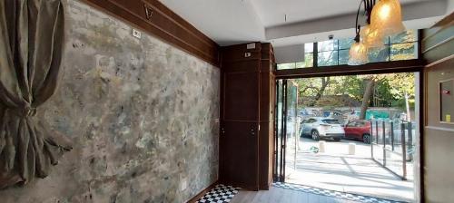 Ateneu Roman, spatiu ideal cafenea. Terasa 30 mp. 6