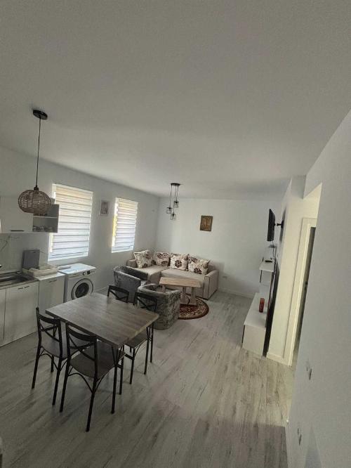 2 camere cu gradina proprie | Tunari | Loc de parcare inclus 5