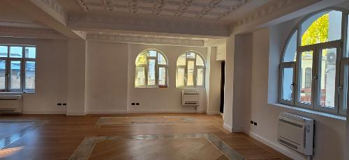 Spectacular duplex in a completely refurbished historic villa – Aviatorilor 2