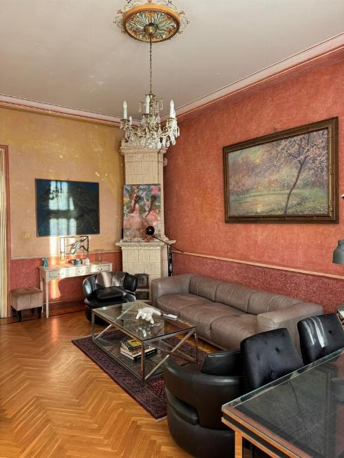 Apartament cu farmec interbelic – Calea Victoriei 2