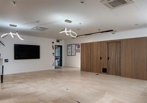 Vanzare birouri Busteni – Crosspoint Imobiliare- Spațiu Office de Vânzare – Nordul Capitalei Hyperion Tower –  230 mp - crosspoint-imobiliare.ro