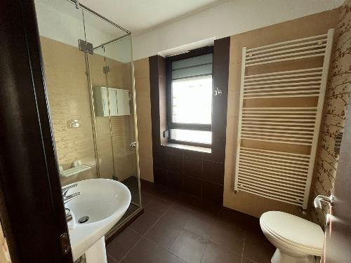 Spacious 2-room apartment, located on Aleea Privighetorilor 11