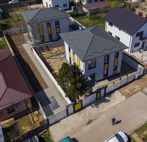 Vilă modernă cu 4 camere + birou + pod – Tunari 1