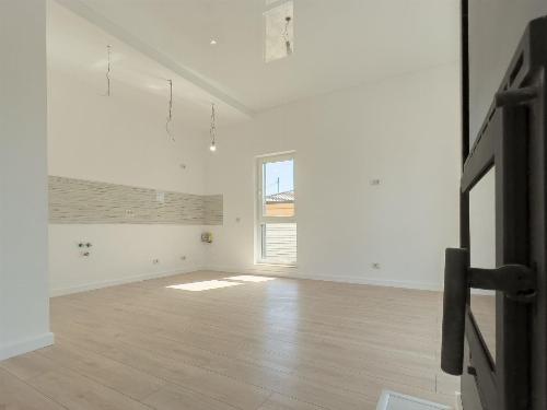 Vilă modernă cu 4 camere + birou + pod – Tunari 9