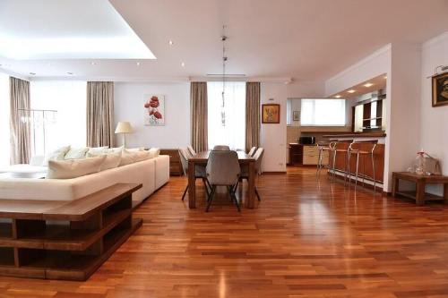 4 Camere – Herastrau – Aron Cotrus – 2 Parcari 11