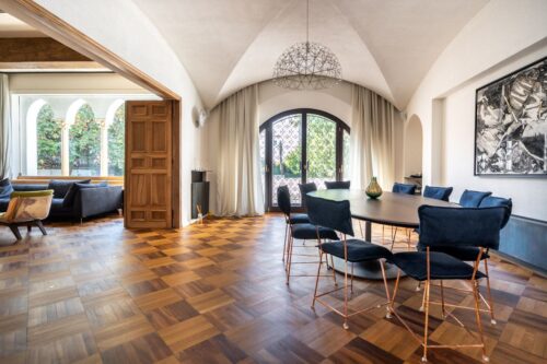 Representative villa in the Dacia area – Crosspoint Imobiliare- Representative villa in the Dacia area - crosspoint-imobiliare.ro