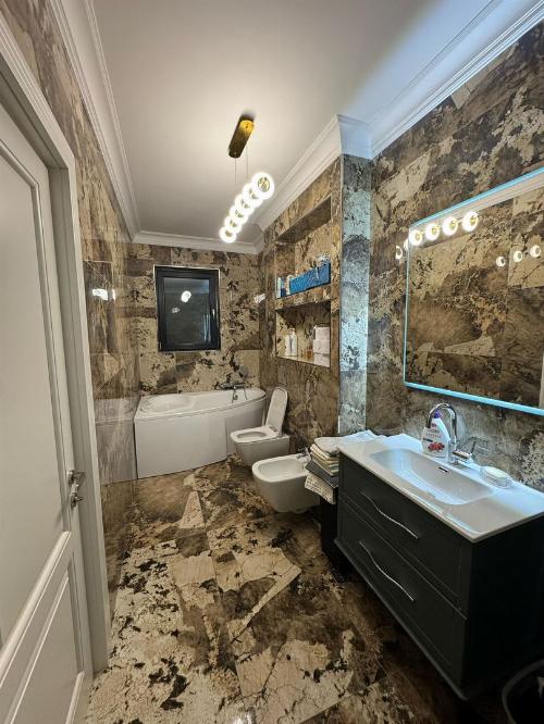 Aviatiei-Baneasa / Boutique block / Apartment with garden 10