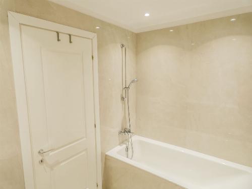 Gafencu 49! Luxury apartment, 110 sqm / Underground parking 14