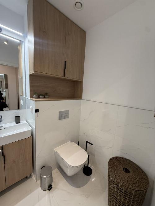 Up-Site / First Rental / Parking + Storage Included 18