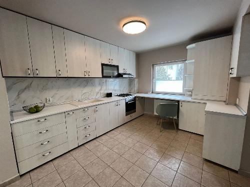 4-room house with generous courtyard, in Azur 7