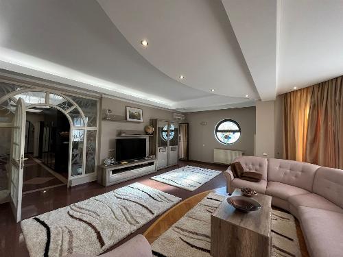 Proprietate cu Suprafețe Ample și Design Unic – Zona Herăstrău 3