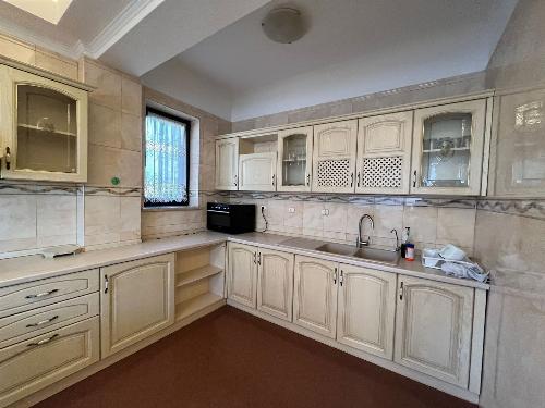 Proprietate cu Suprafețe Ample și Design Unic – Zona Herăstrău 9