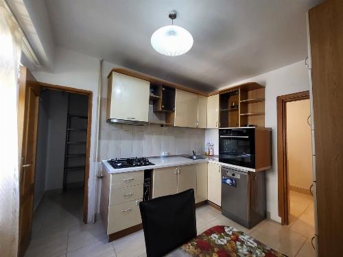 Apartament 3 camere de vânzare – Bulevardul Mircea Vodă 7