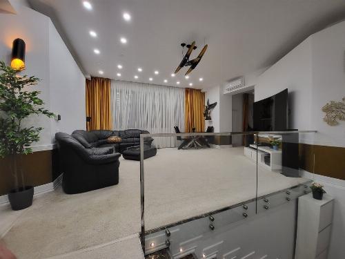 Barbu Vacarescu / double apartment with generous terrace 1