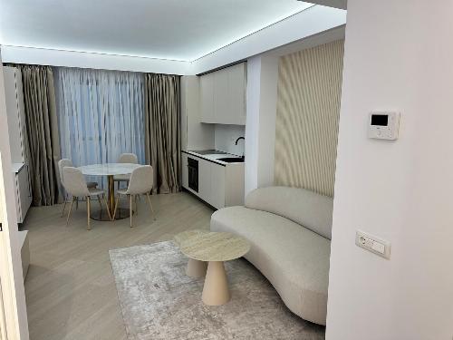 Închiriez apartament 2 camere | Complex Cortina North 3