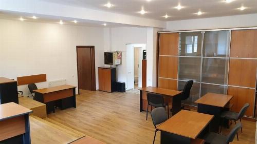 2 rooms Unirii – Street Metropolis, own central office, silence 3