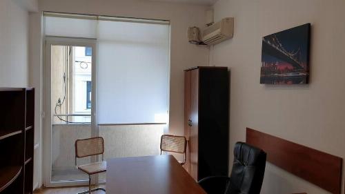 2 rooms Unirii – Street Metropolis, own central office, silence 4
