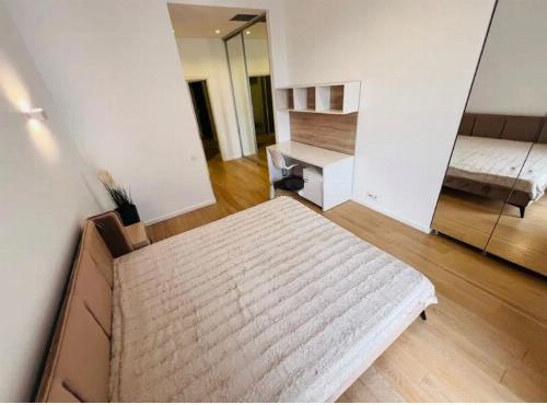 Premium 5 room apartment Floreasca | Lake view 18