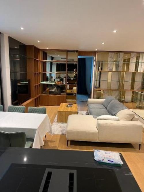 De vanzare 4 camere de tip duplex situat in One Cherles de Gaulle 6